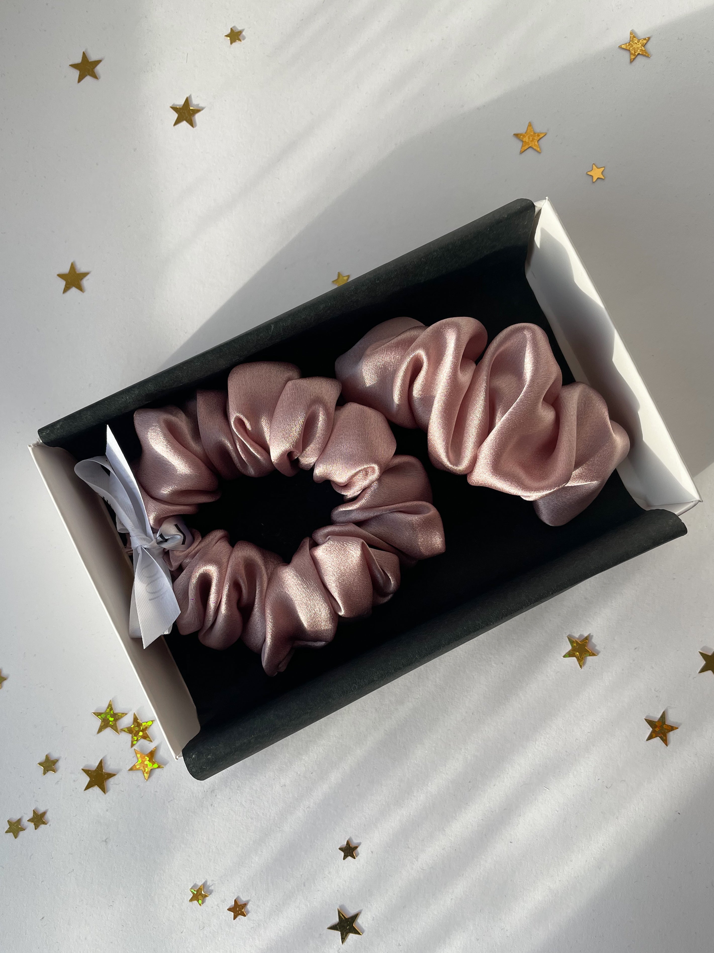 DUSTY PINK šilkinis segtukas ir M dydžio gumytė