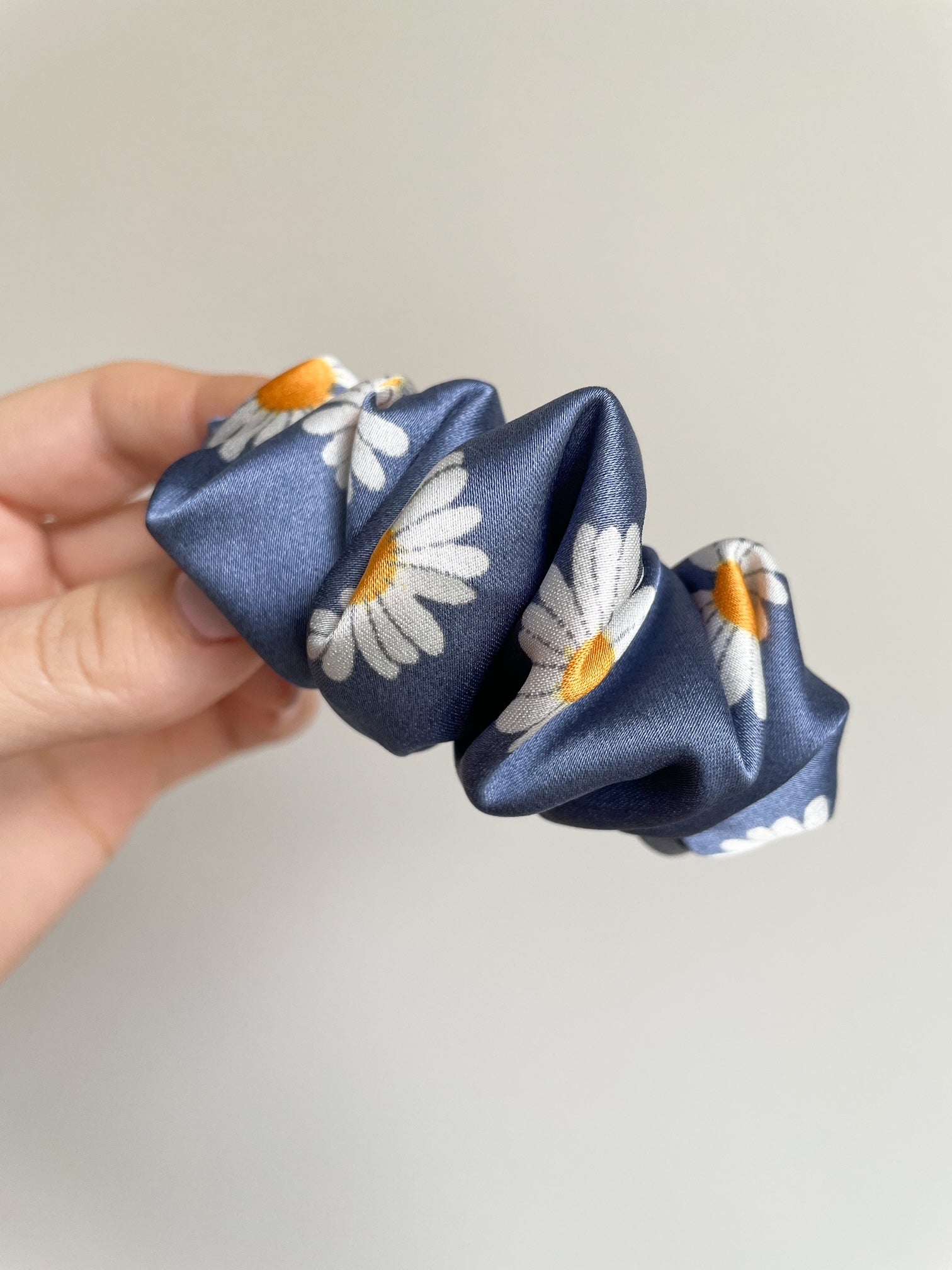 HEAVENLY DAMN hair clip 
