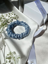 BABY BLUE šilkinė plaukų gumytė
