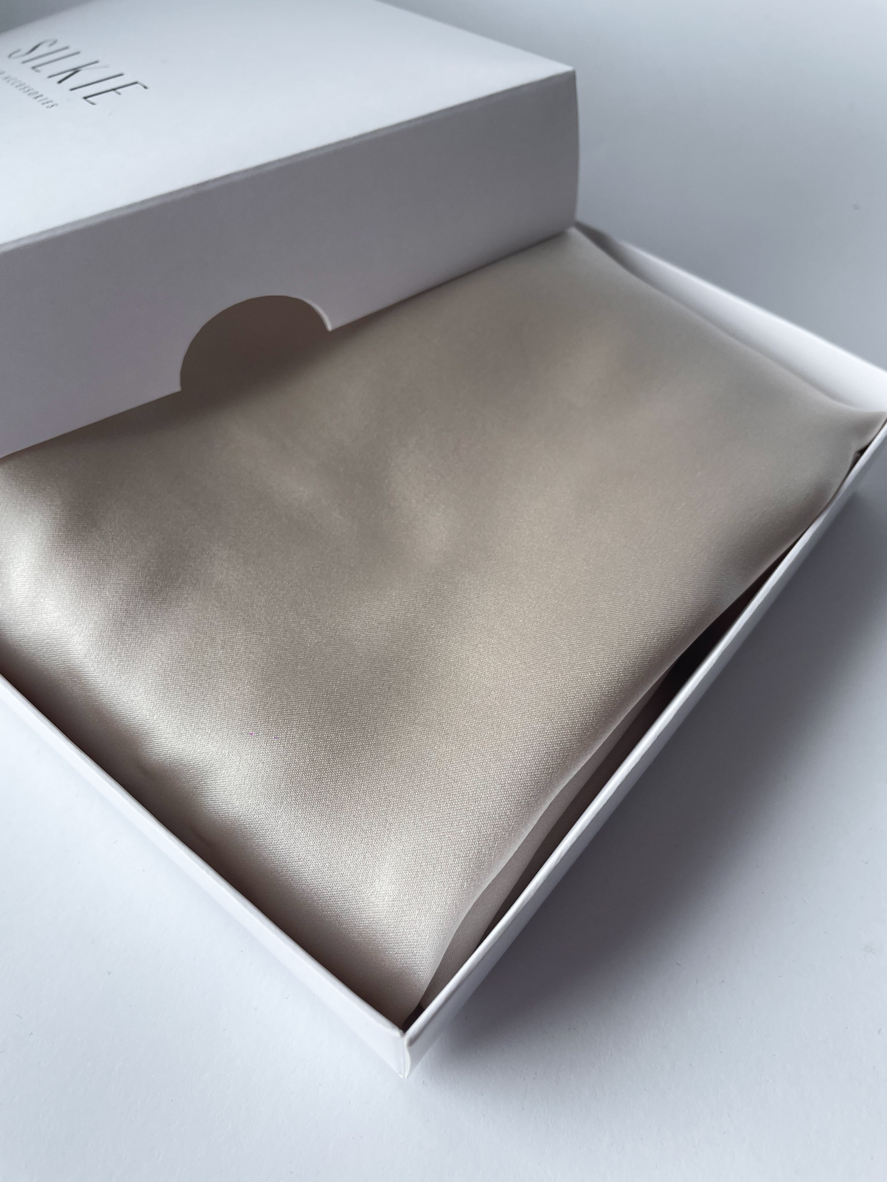 PEARL WHITE silk pillowcase