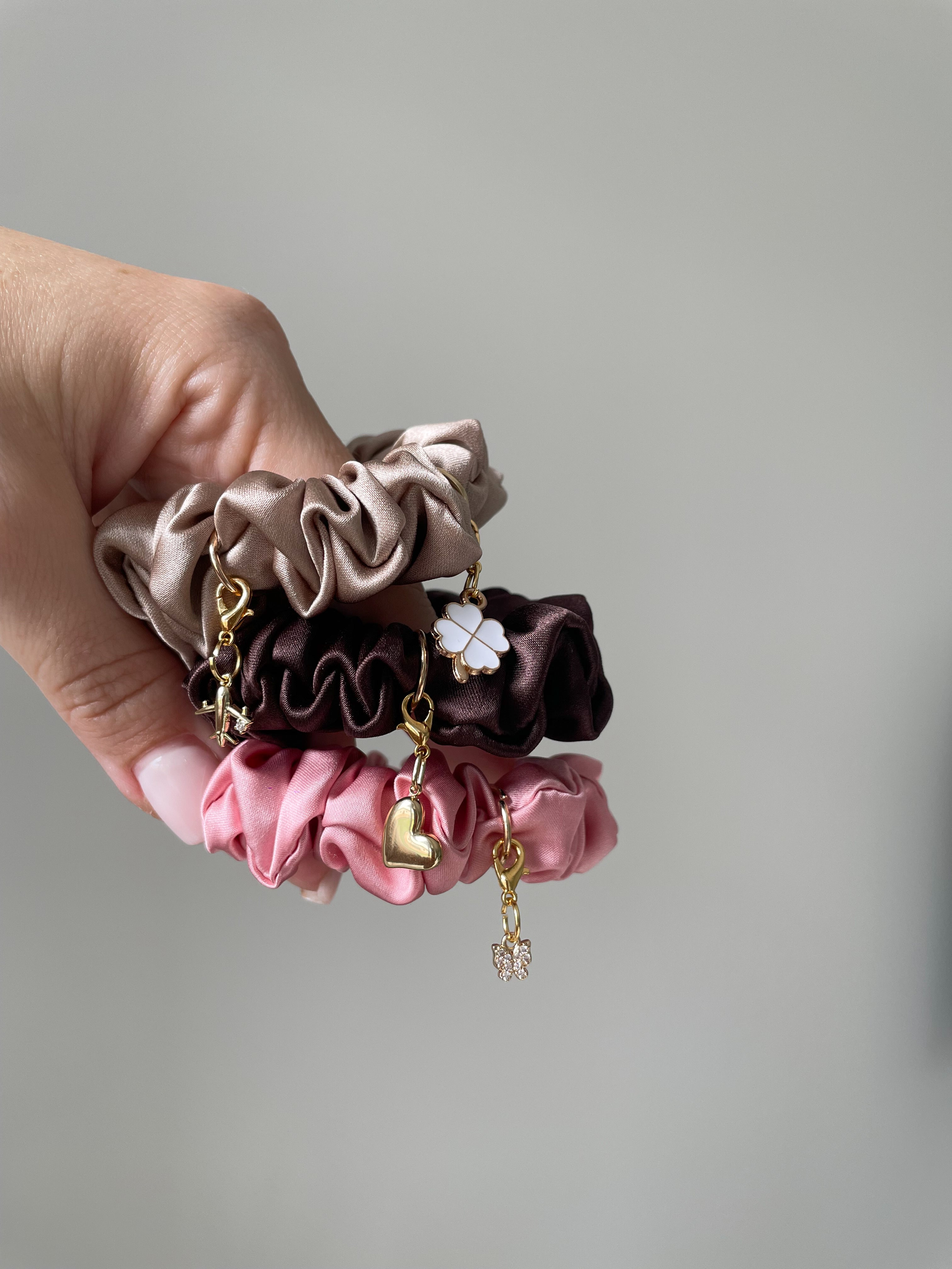 CHARM SILK - personalizuota šilkinė gumytė